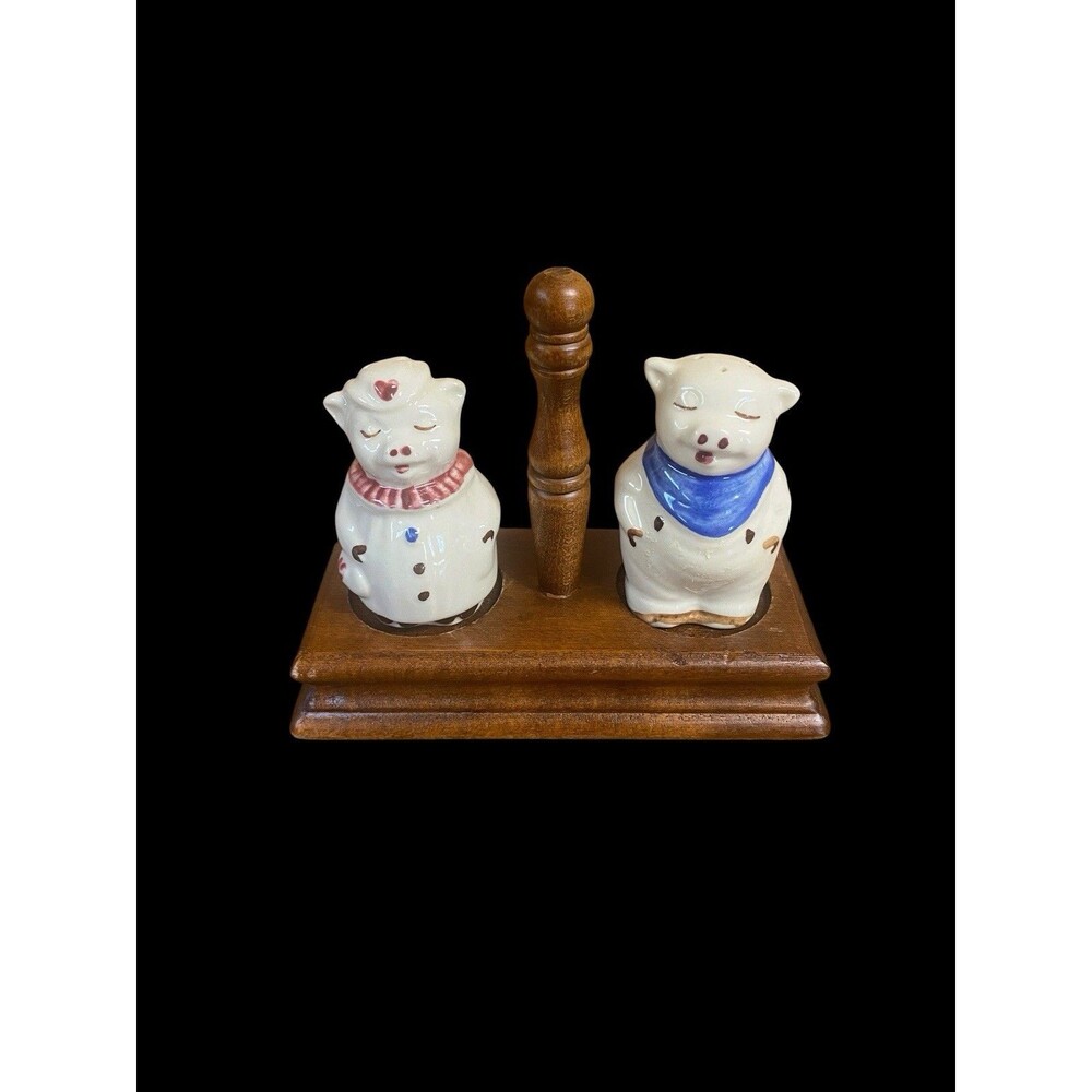 Shawnee Kitschy Pottery Smiley Pig Salt & Pepper Shakers Vintage 40-50 W/ Stand